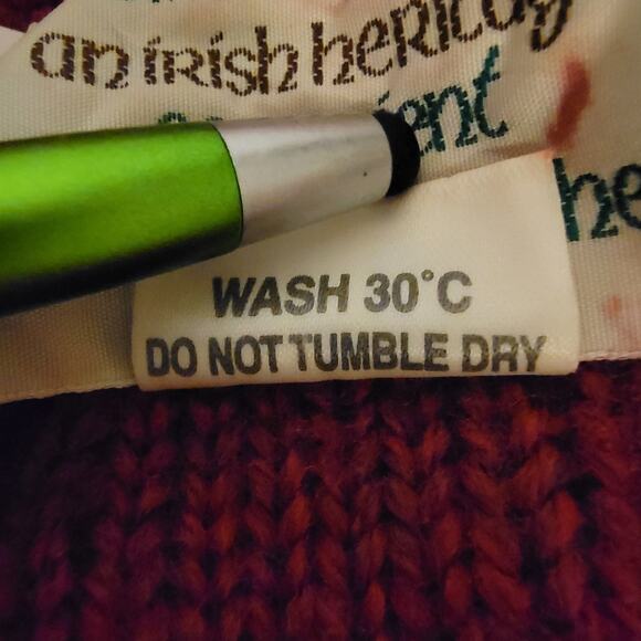 Claouknit Merino Wool Red Cardigan VTG Heavy Knit Made Ireland S Hand Finished - Picture 9 of 9